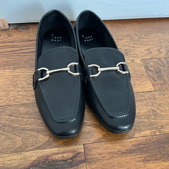 Black Leather Loafers with Gold Horse-bit Hardware - Picture 3 of 17